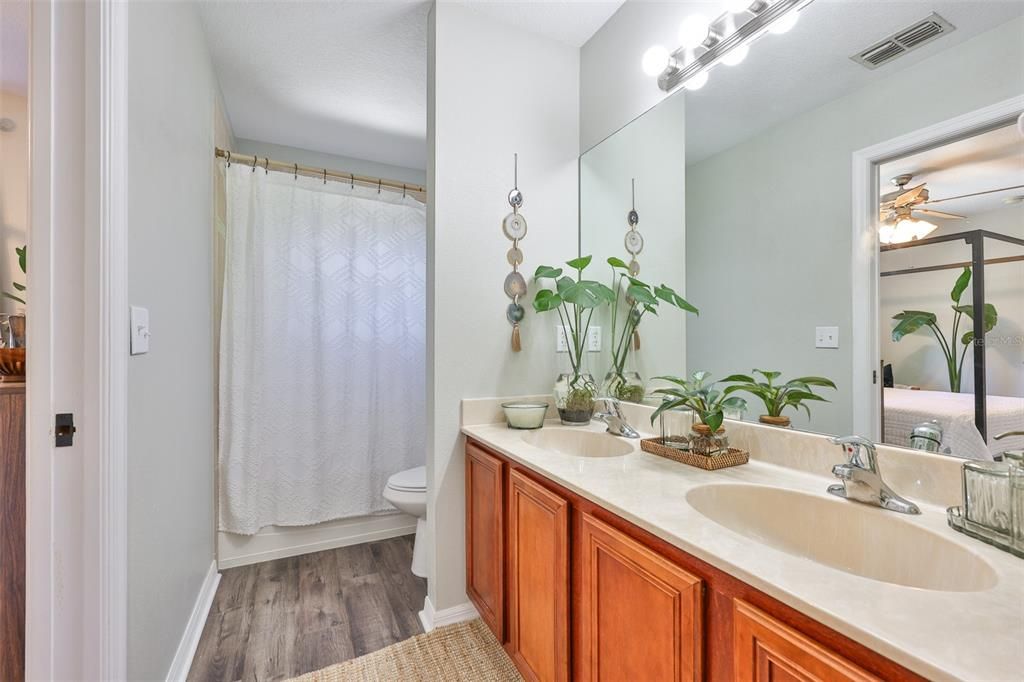 En Venta: $295,000 (3 camas, 2 baños, 1410 Pies cuadrados)