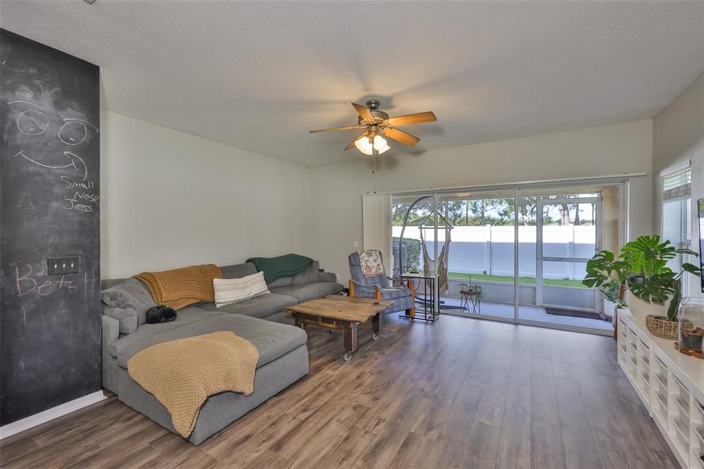 En Venta: $295,000 (3 camas, 2 baños, 1410 Pies cuadrados)