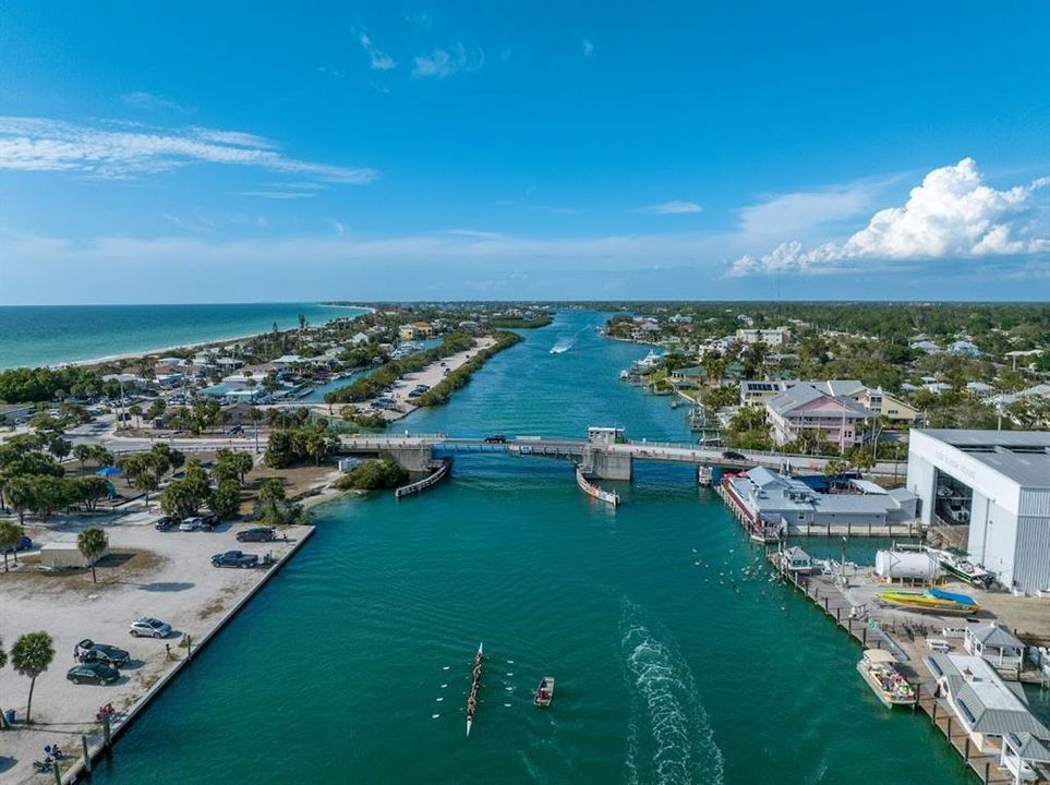 Под контрактом: $175,000 (2 спален, 2 ванн, 1004 Квадратных фут)