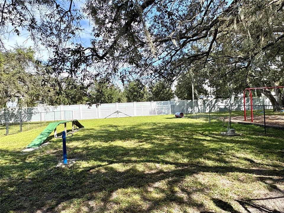 Activo con contrato: $2,325 (4 camas, 3 baños, 1808 Pies cuadrados)