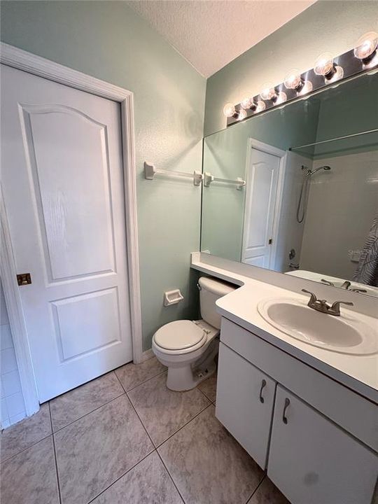 Activo con contrato: $2,325 (4 camas, 3 baños, 1808 Pies cuadrados)