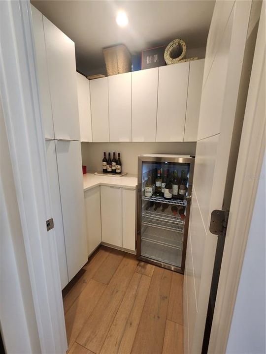 Activo con contrato: $2,800,000 (3 camas, 2 baños, 2824 Pies cuadrados)