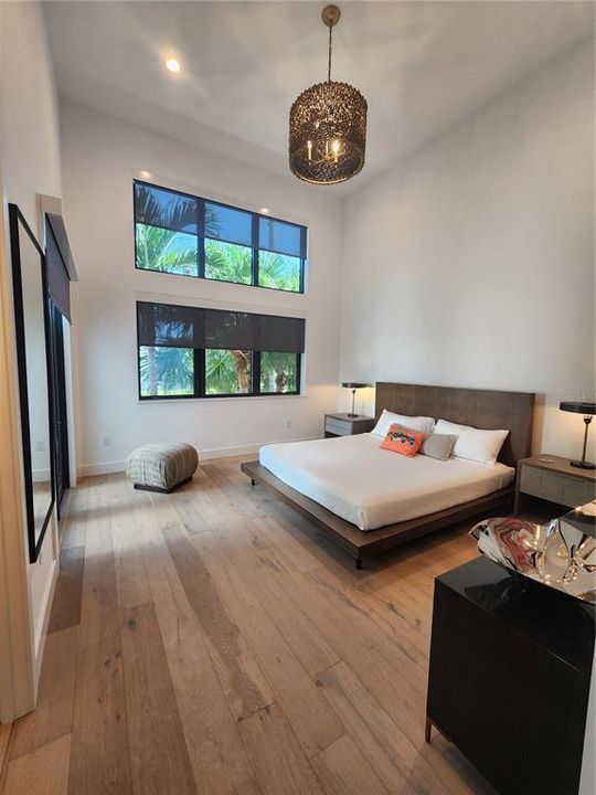 Activo con contrato: $2,800,000 (3 camas, 2 baños, 2824 Pies cuadrados)