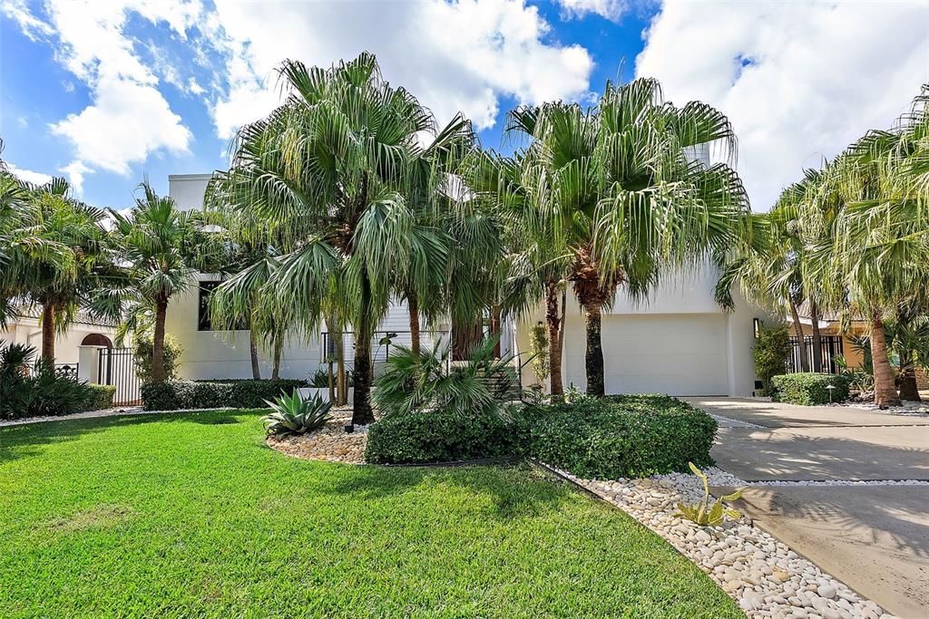 Activo con contrato: $2,800,000 (3 camas, 2 baños, 2824 Pies cuadrados)