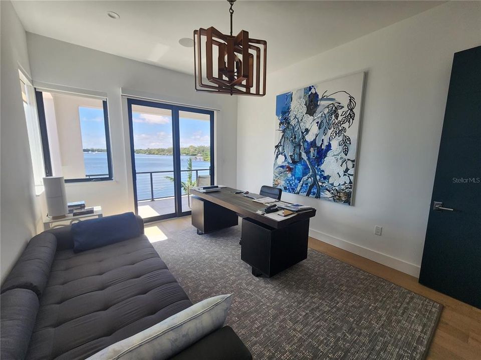 Activo con contrato: $2,800,000 (3 camas, 2 baños, 2824 Pies cuadrados)