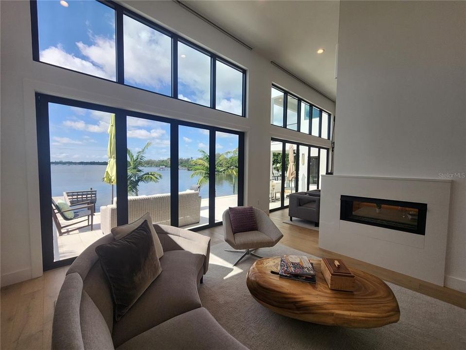 Activo con contrato: $2,800,000 (3 camas, 2 baños, 2824 Pies cuadrados)