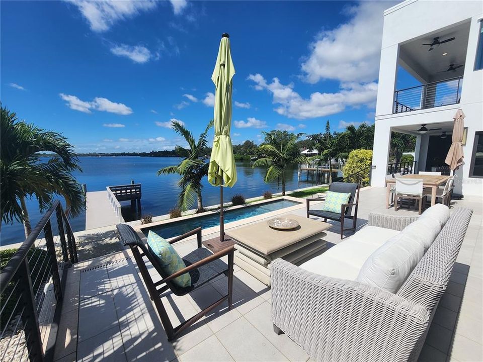 Activo con contrato: $2,800,000 (3 camas, 2 baños, 2824 Pies cuadrados)