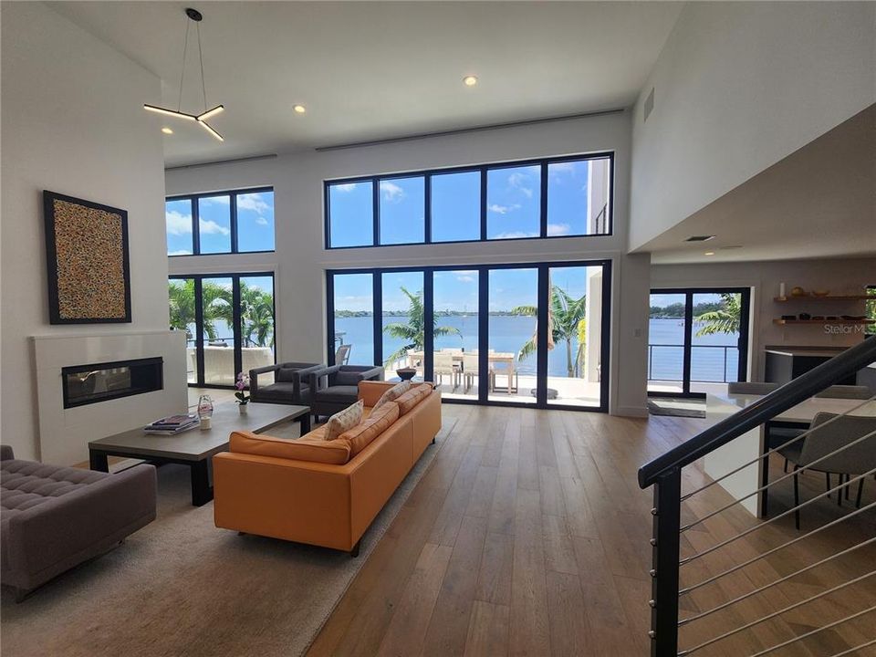 Activo con contrato: $2,800,000 (3 camas, 2 baños, 2824 Pies cuadrados)