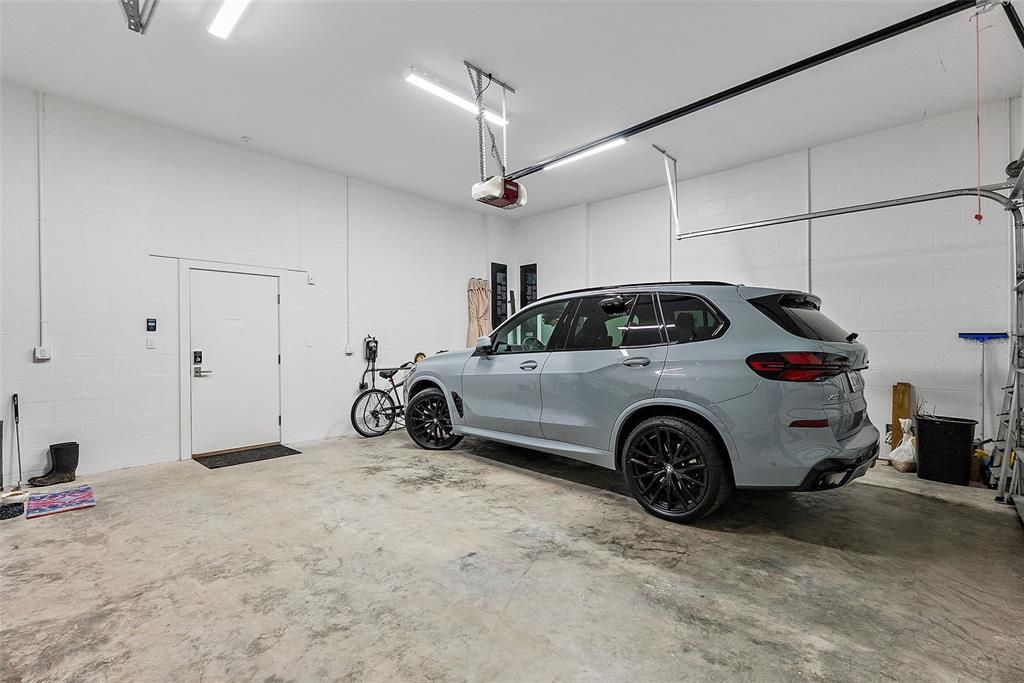 Activo con contrato: $2,800,000 (3 camas, 2 baños, 2824 Pies cuadrados)