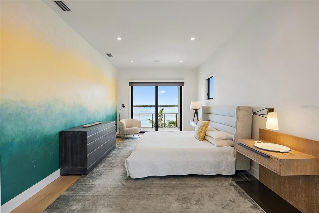 Activo con contrato: $2,800,000 (3 camas, 2 baños, 2824 Pies cuadrados)