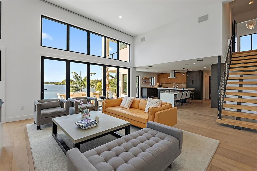 Activo con contrato: $2,800,000 (3 camas, 2 baños, 2824 Pies cuadrados)