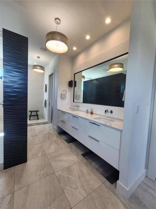 Activo con contrato: $2,800,000 (3 camas, 2 baños, 2824 Pies cuadrados)