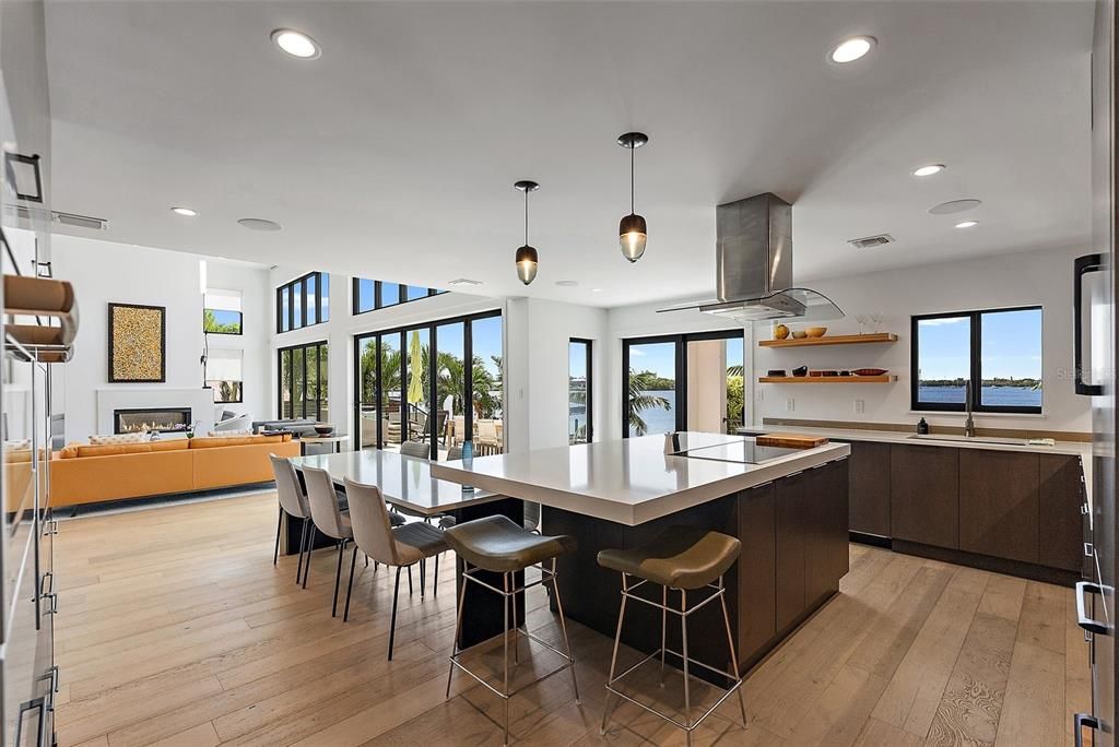 Activo con contrato: $2,800,000 (3 camas, 2 baños, 2824 Pies cuadrados)