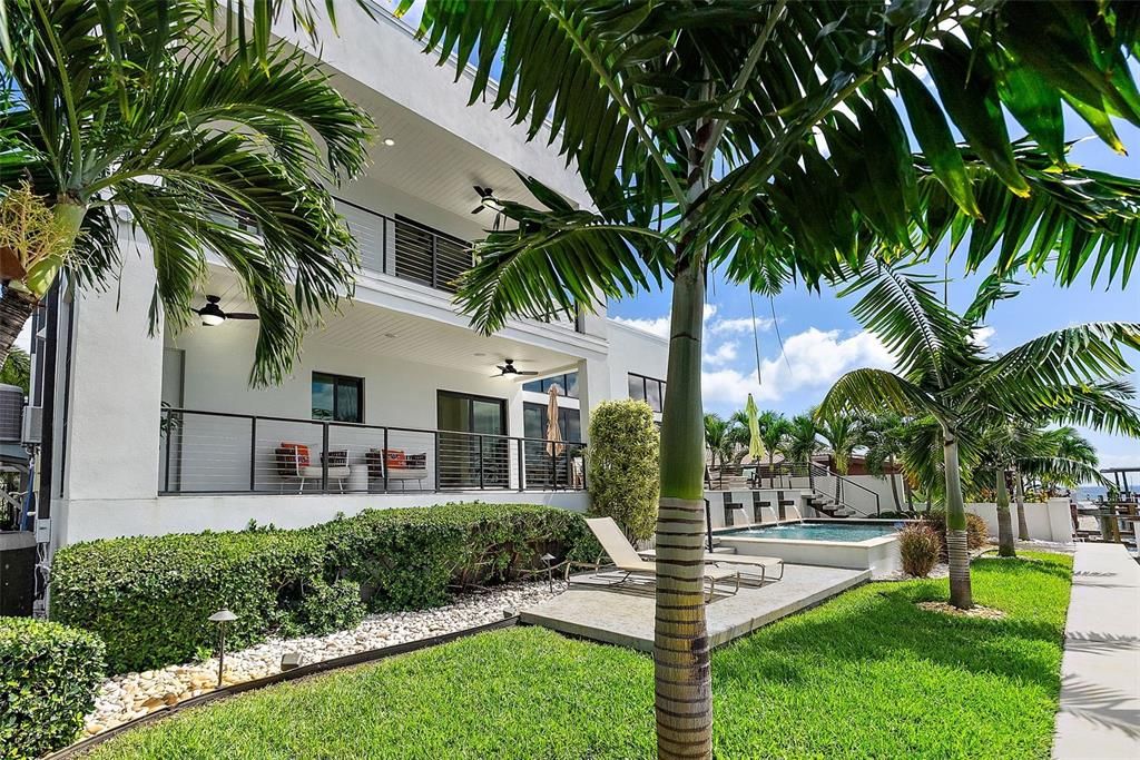 Activo con contrato: $2,800,000 (3 camas, 2 baños, 2824 Pies cuadrados)