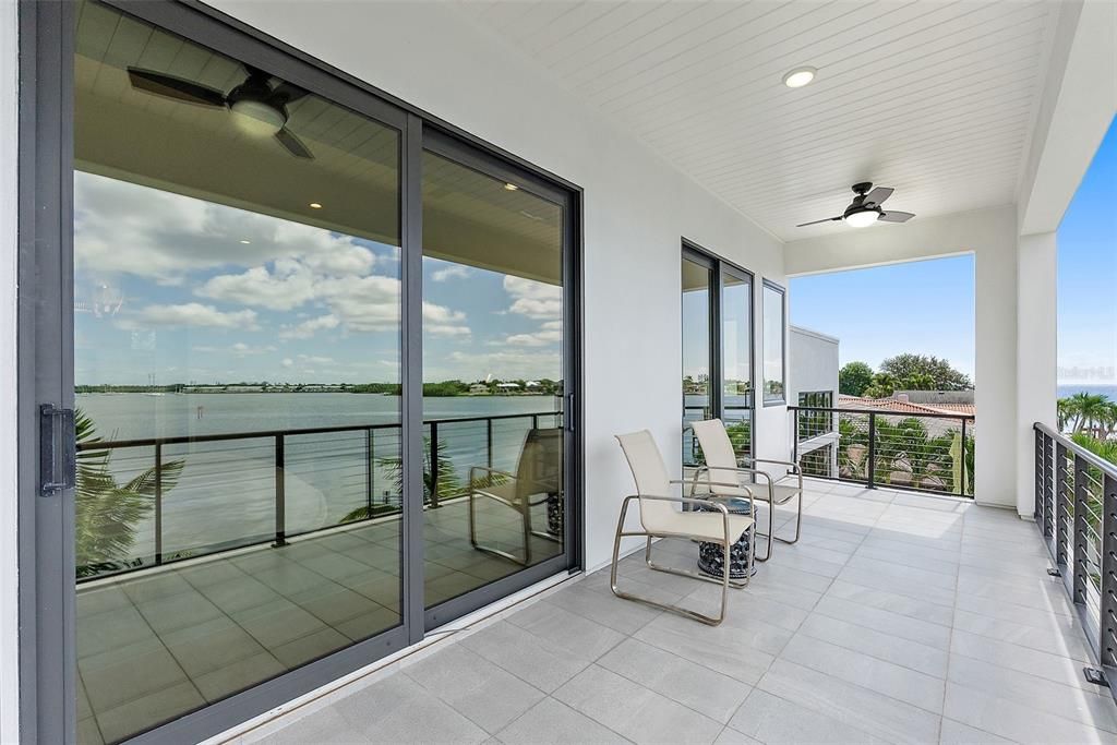 Activo con contrato: $2,800,000 (3 camas, 2 baños, 2824 Pies cuadrados)