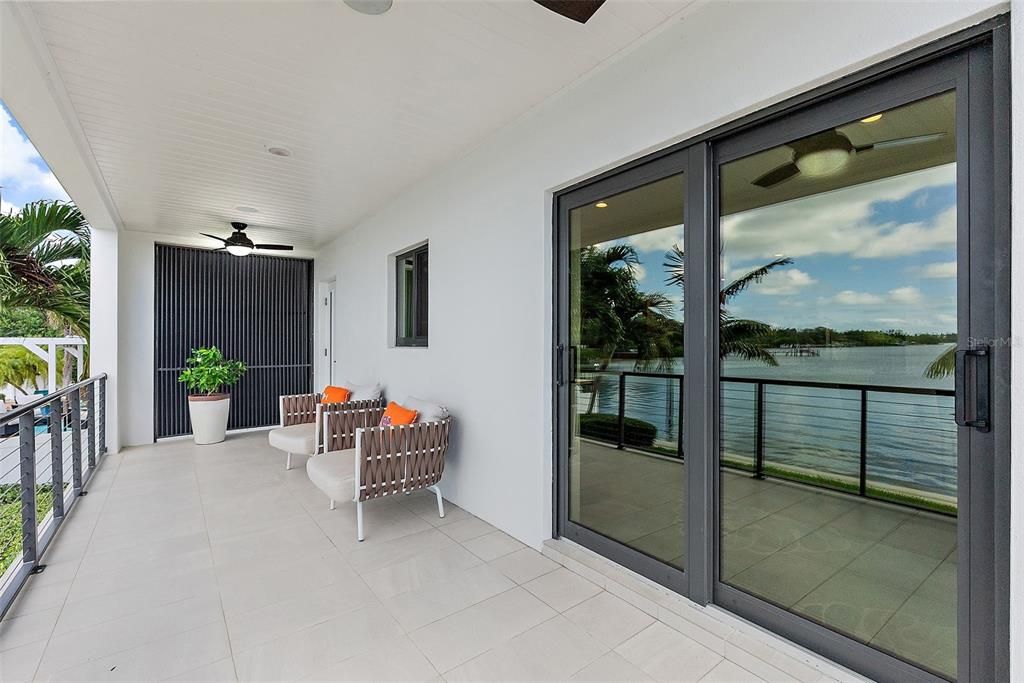 Activo con contrato: $2,800,000 (3 camas, 2 baños, 2824 Pies cuadrados)