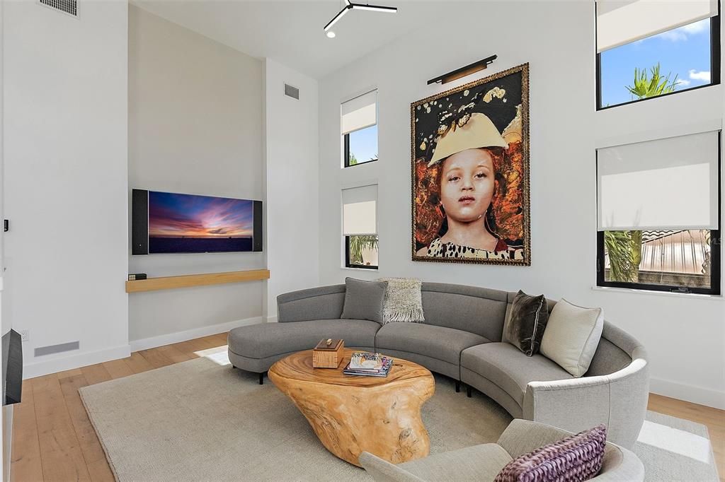 Activo con contrato: $2,800,000 (3 camas, 2 baños, 2824 Pies cuadrados)