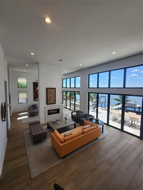 Activo con contrato: $2,800,000 (3 camas, 2 baños, 2824 Pies cuadrados)