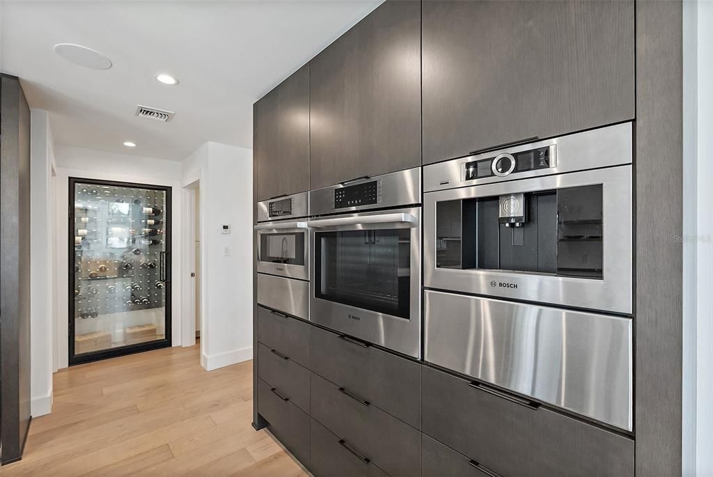 Activo con contrato: $2,800,000 (3 camas, 2 baños, 2824 Pies cuadrados)