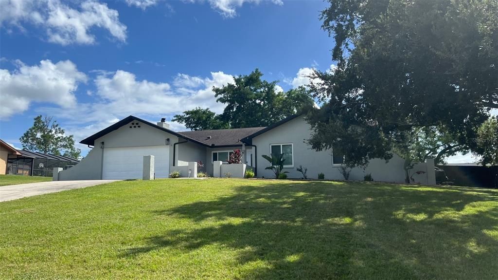 合同活跃: $390,000 (3 贝兹, 2 浴室, 1826 平方英尺)