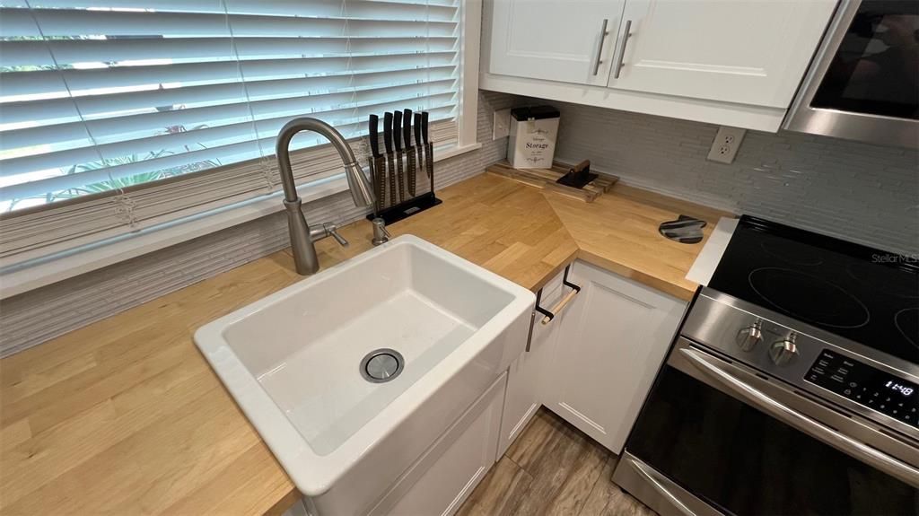 合同活跃: $390,000 (3 贝兹, 2 浴室, 1826 平方英尺)