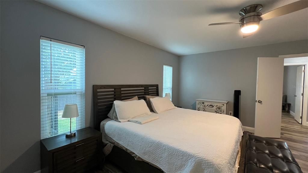 合同活跃: $390,000 (3 贝兹, 2 浴室, 1826 平方英尺)