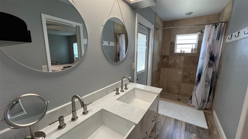 合同活跃: $390,000 (3 贝兹, 2 浴室, 1826 平方英尺)