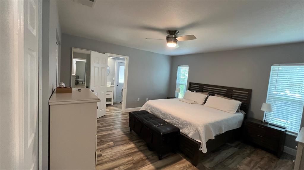 合同活跃: $390,000 (3 贝兹, 2 浴室, 1826 平方英尺)