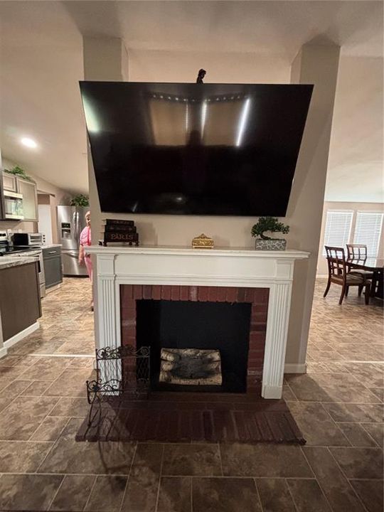 For Sale: $374,900 (4 beds, 2 baths, 1620 Square Feet)