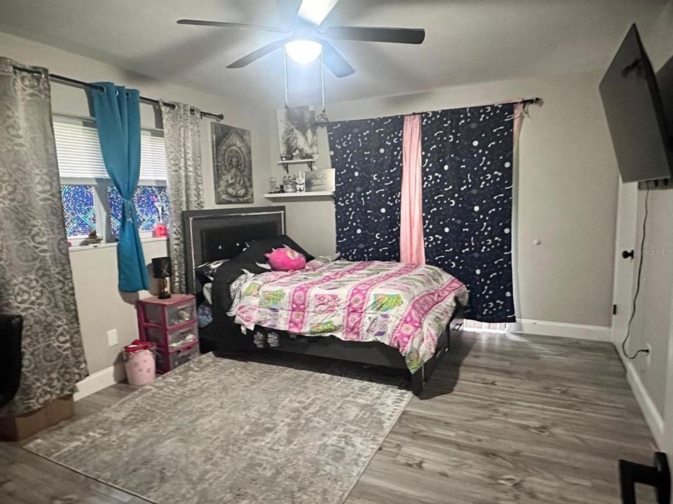 For Sale: $175,900 (3 beds, 2 baths, 1353 Square Feet)