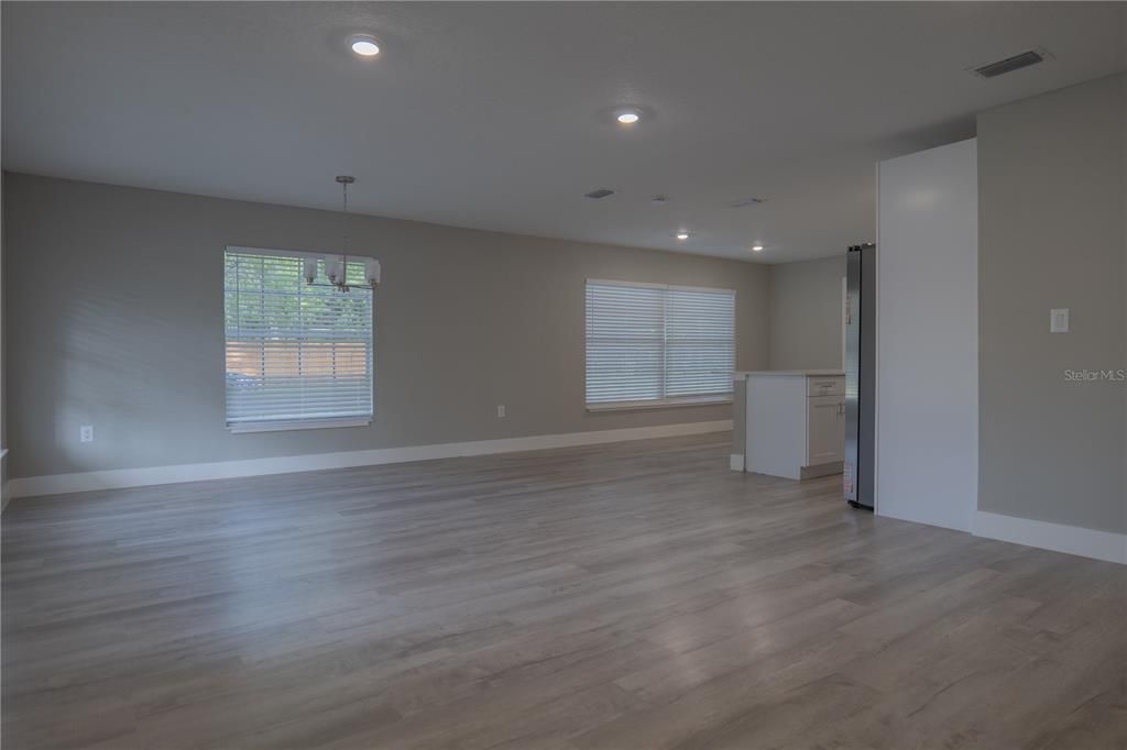 Active With Contract: $259,000 (4 beds, 3 baths, 1500 Square Feet)