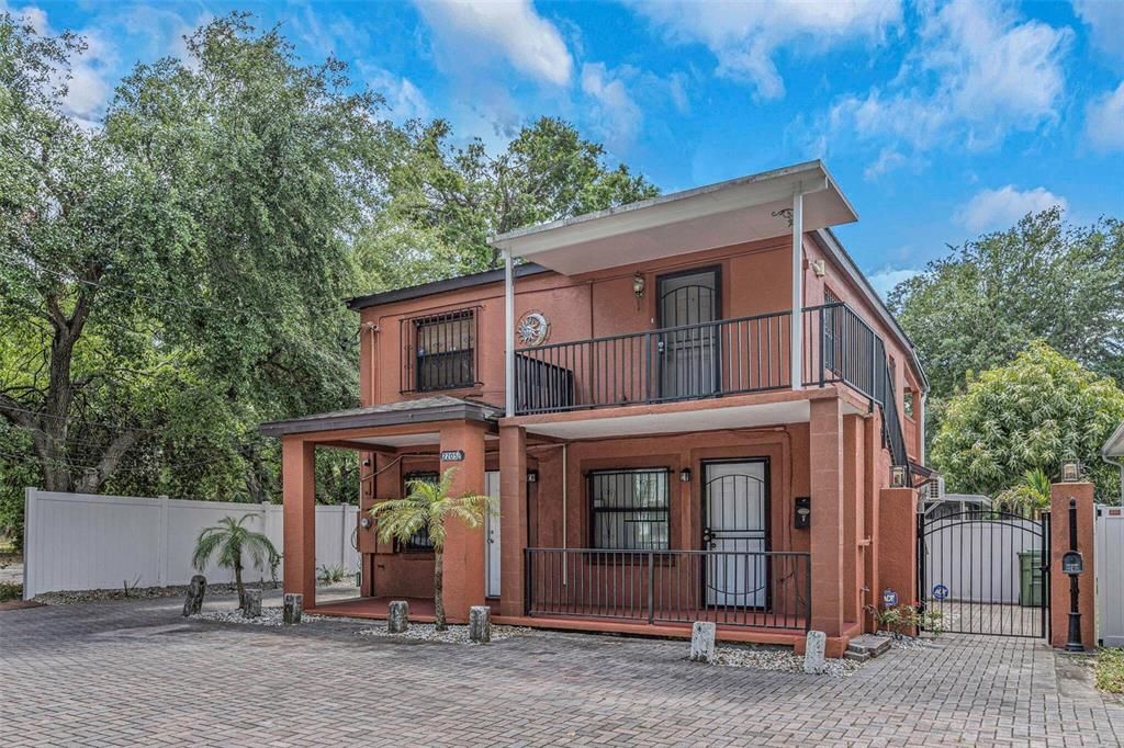 Недавно продано: $680,000 (5 спален, 4 ванн, 2250 Квадратных фут)