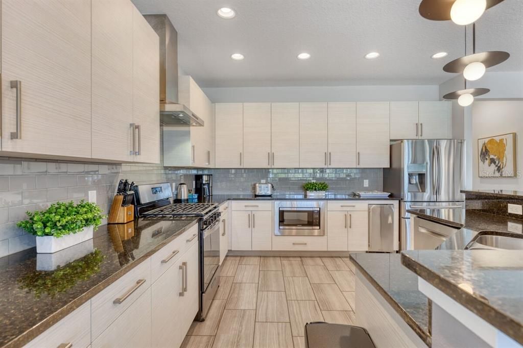 待售: $1,049,900 (6 贝兹, 5 浴室, 3228 平方英尺)