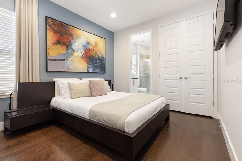 待售: $1,049,900 (6 贝兹, 5 浴室, 3228 平方英尺)