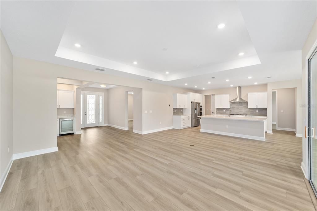 Activo con contrato: $451,000 (3 camas, 3 baños, 2373 Pies cuadrados)