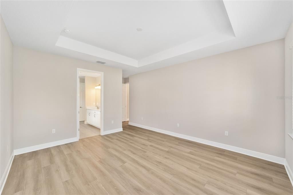 Activo con contrato: $451,000 (3 camas, 3 baños, 2373 Pies cuadrados)