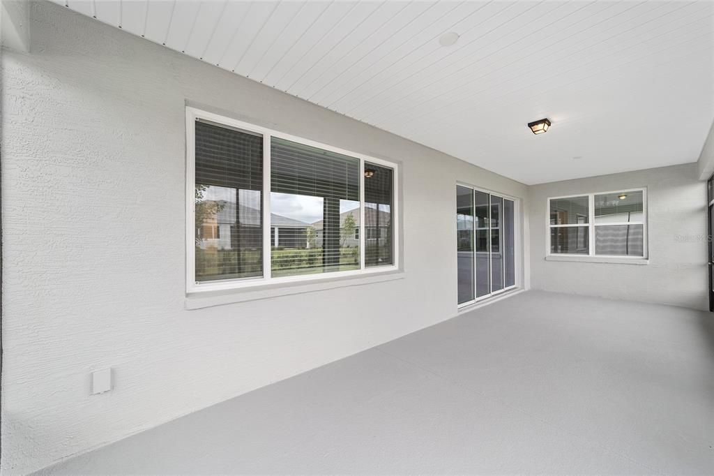 Activo con contrato: $451,000 (3 camas, 3 baños, 2373 Pies cuadrados)