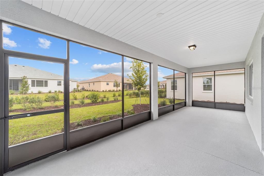 Activo con contrato: $451,000 (3 camas, 3 baños, 2373 Pies cuadrados)