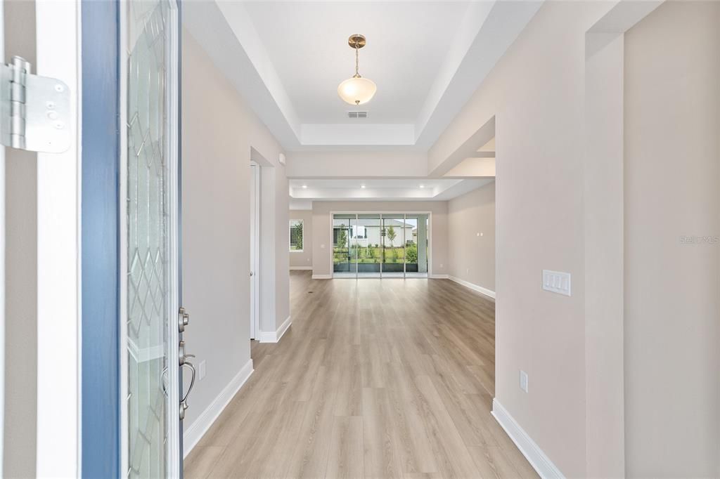 Activo con contrato: $451,000 (3 camas, 3 baños, 2373 Pies cuadrados)