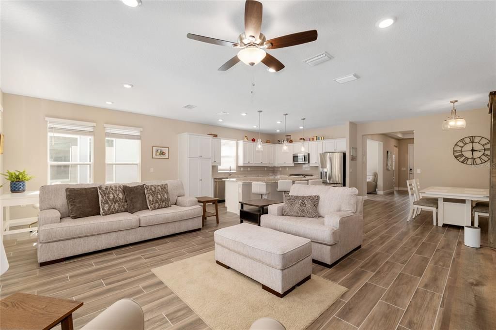 待售: $485,000 (2 贝兹, 2 浴室, 2069 平方英尺)