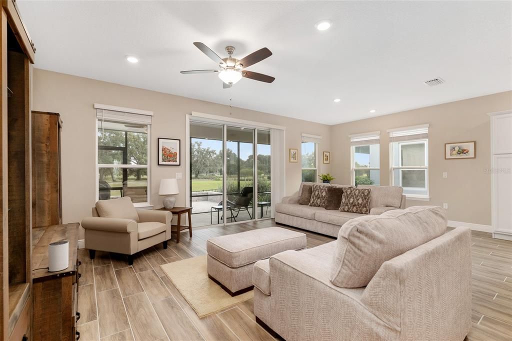 待售: $485,000 (2 贝兹, 2 浴室, 2069 平方英尺)