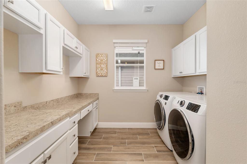 待售: $485,000 (2 贝兹, 2 浴室, 2069 平方英尺)