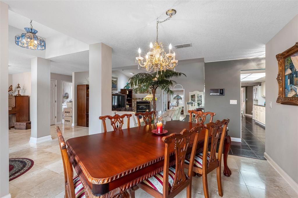 For Sale: $500,000 (4 beds, 3 baths, 2519 Square Feet)