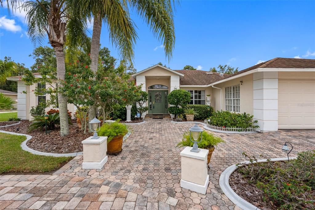 For Sale: $500,000 (4 beds, 3 baths, 2519 Square Feet)