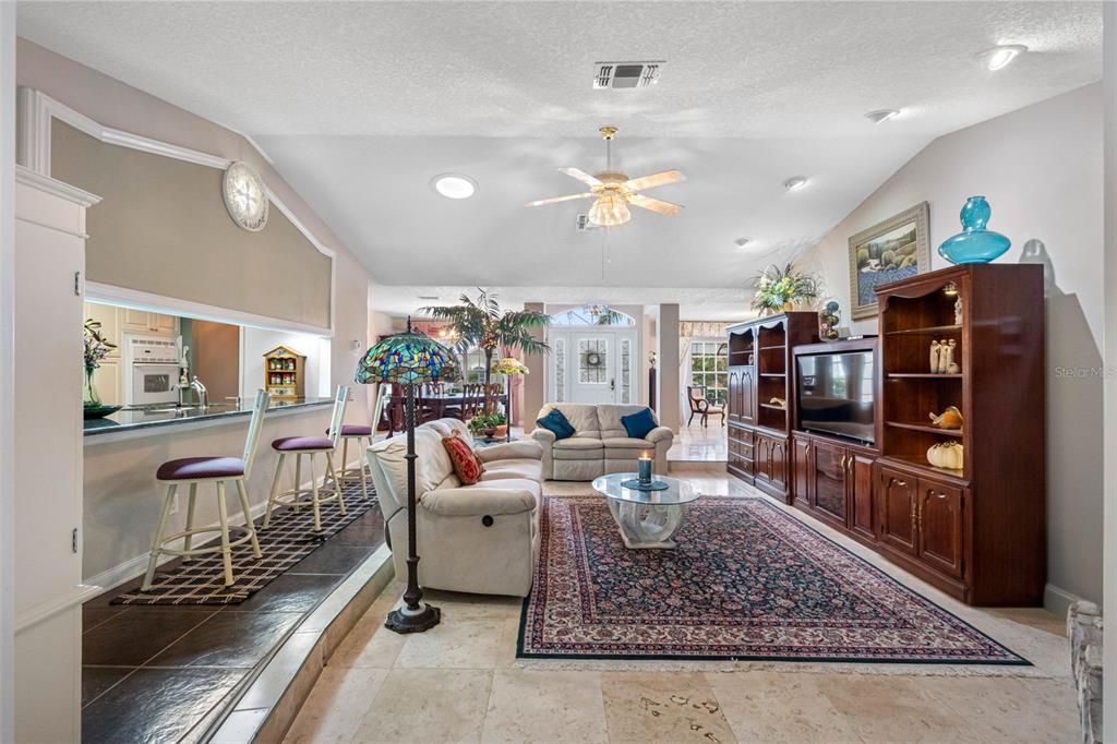 For Sale: $500,000 (4 beds, 3 baths, 2519 Square Feet)