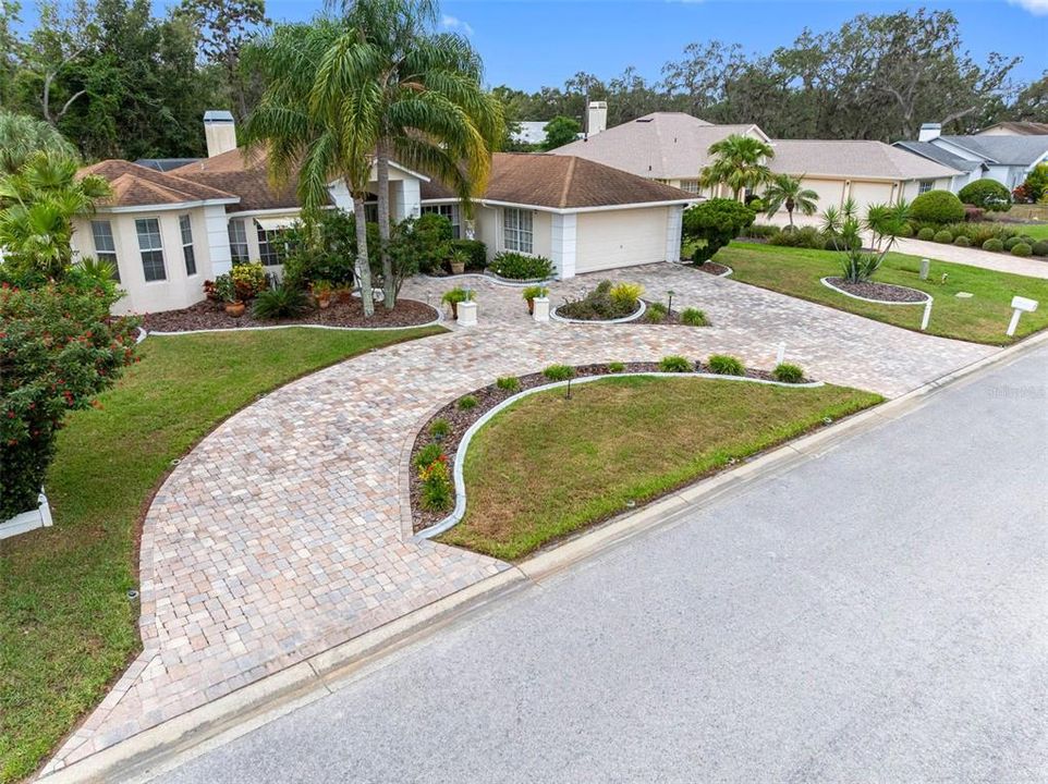 For Sale: $500,000 (4 beds, 3 baths, 2519 Square Feet)