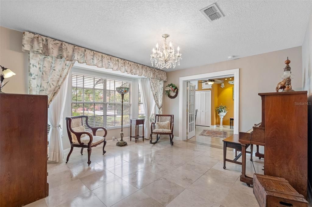 For Sale: $500,000 (4 beds, 3 baths, 2519 Square Feet)