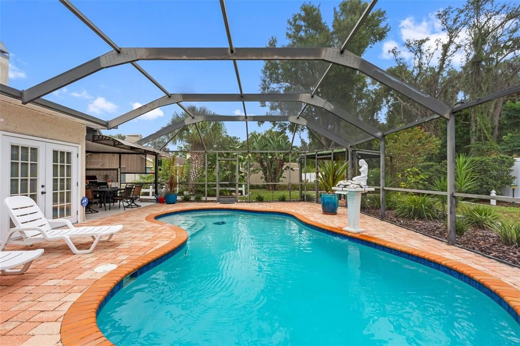 For Sale: $500,000 (4 beds, 3 baths, 2519 Square Feet)