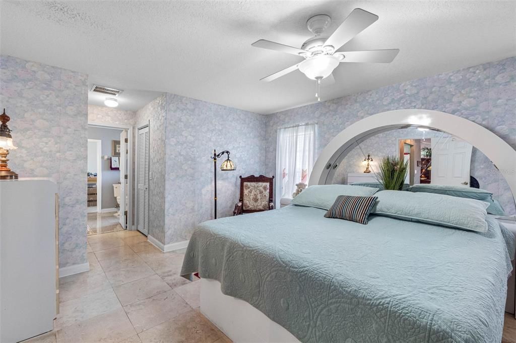 For Sale: $500,000 (4 beds, 3 baths, 2519 Square Feet)