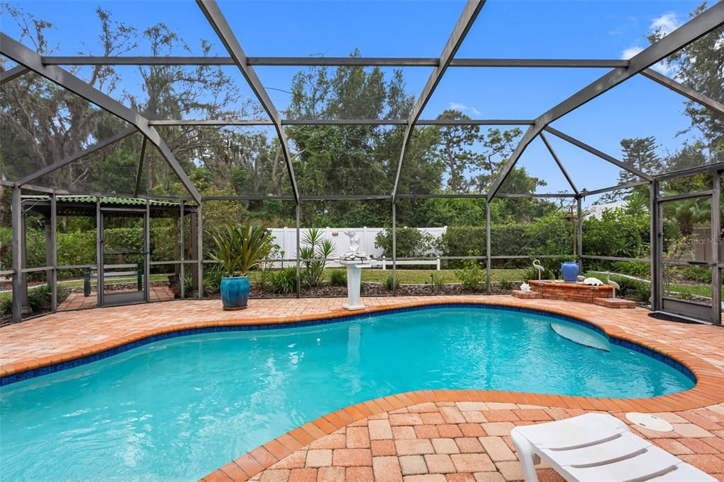 For Sale: $500,000 (4 beds, 3 baths, 2519 Square Feet)